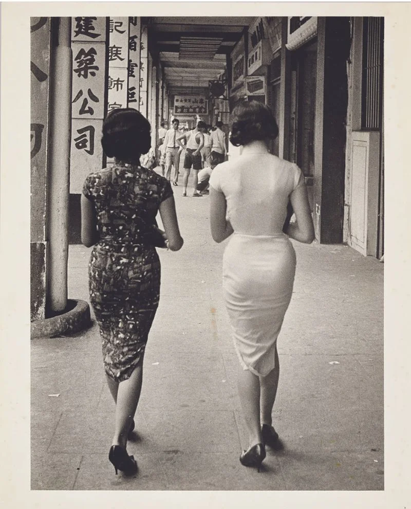 邱良《儷人行（告士打道）》1961年／M+，香港© 攝影畫報有限公司
