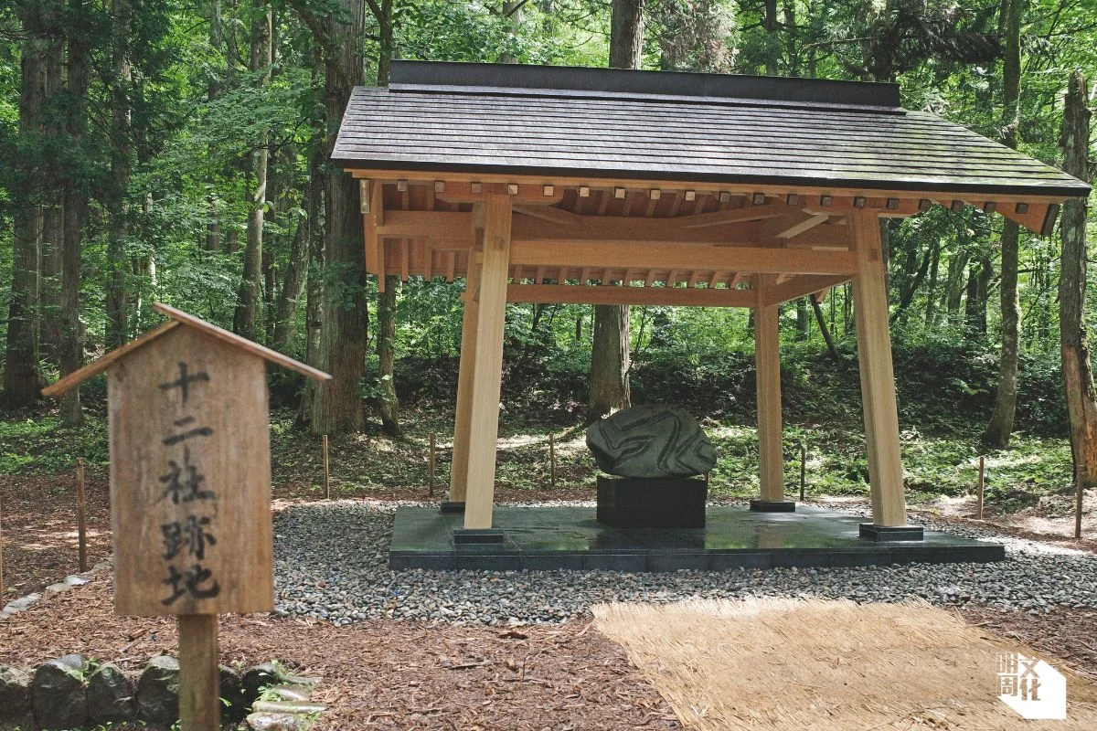 MAN ROCK V是在十二社遺跡的新作,來自英國藝術家Antony Gormley創作,探索空間環境與人體之間的關係。