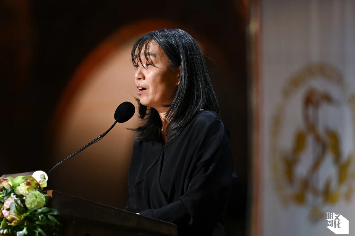 二○二四年諾貝爾文學獎得主、韓國作家韓江十二月十日在瑞典斯德哥爾摩市政廳舉行的諾貝爾獎宴會上發表演講。