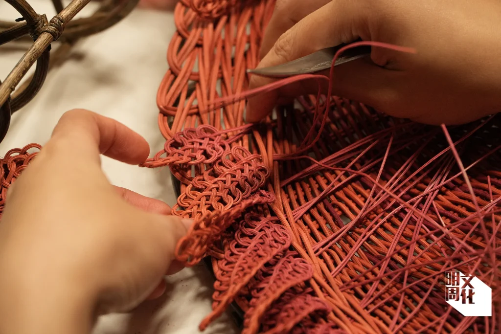 步驟六：將所有部件組裝，完成作品。