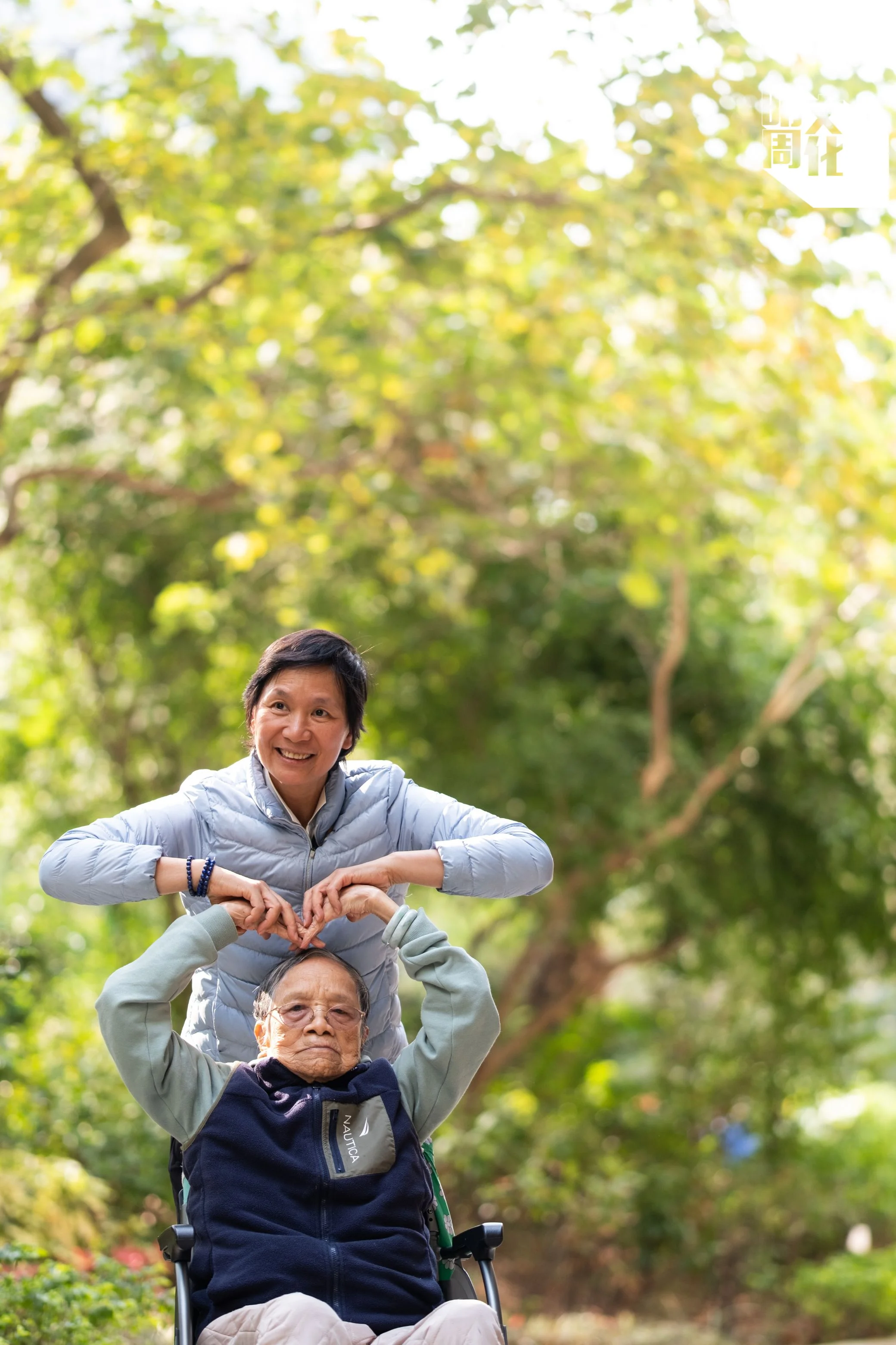 阿米說，媽媽喜歡她以肢體語言表達愛意。所以她常常擁抱媽媽，又每天為她按摩。
