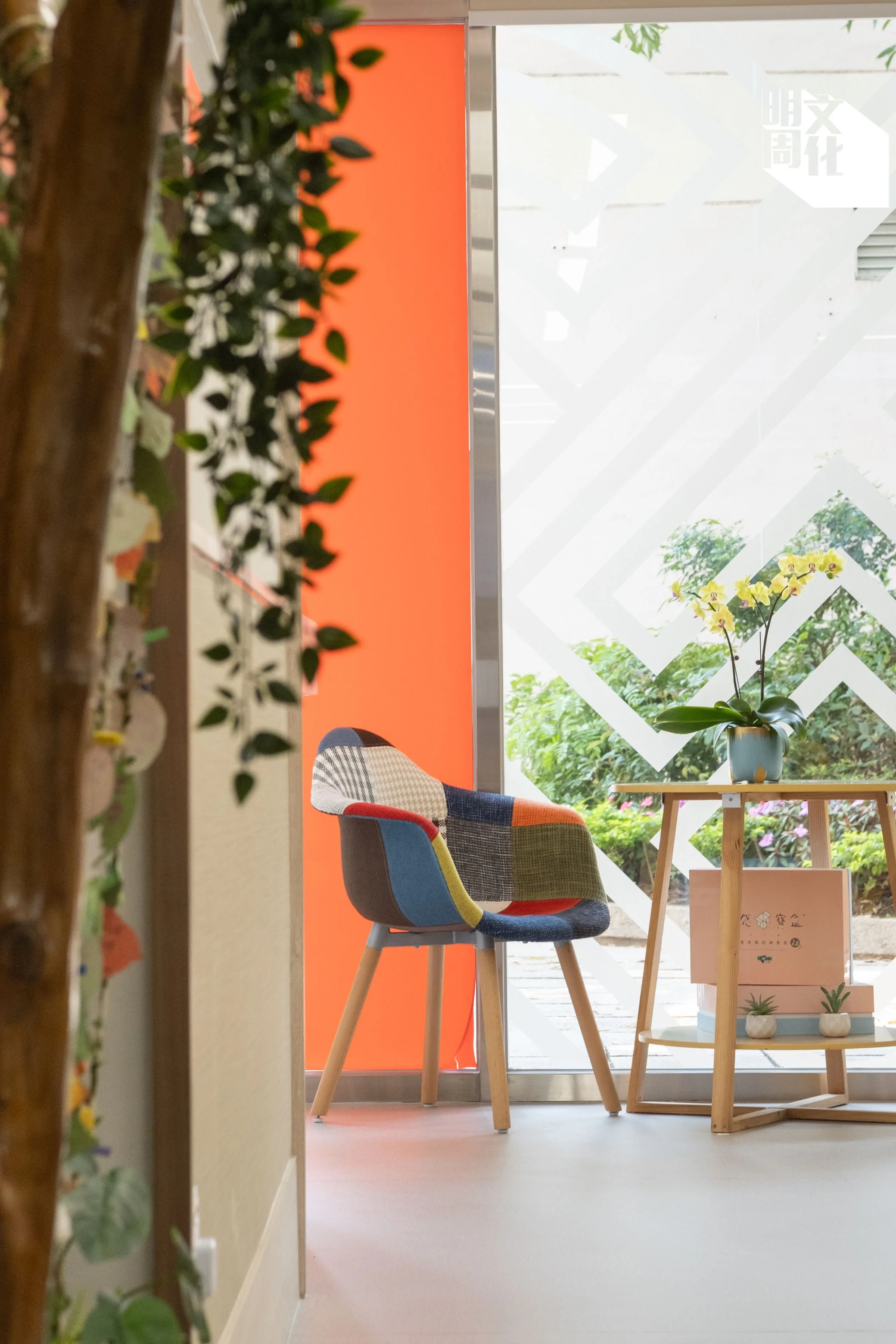 現時全港共有十間照顧者中心，遍布各區，為照顧者提供專屬支援及服務。