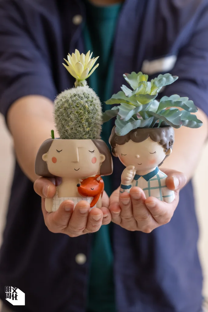 眼見與太太關係愈見緊張，熙找社工求助，梳理原生家庭的糾結，也開始學習與太太對話。