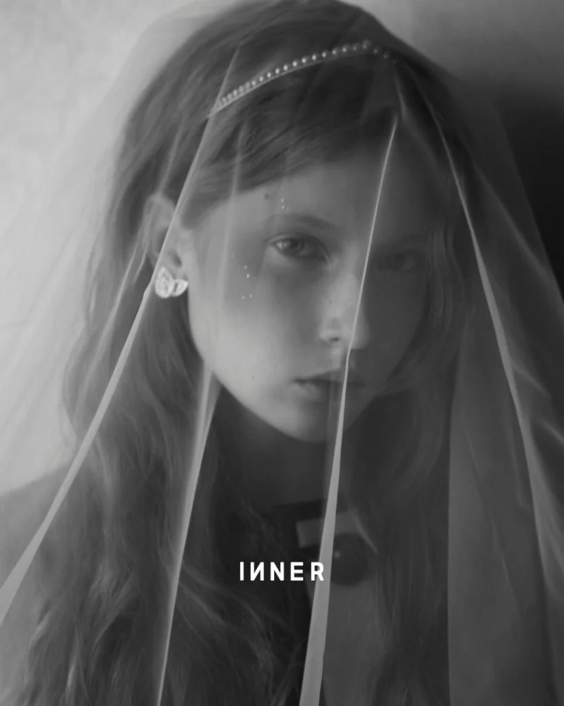 CAPE, ISABEL MARANT JOSÉPHINE AIGRETTE HEAD ORNAMENT IN WHITE GOLD & JOSÉPHINE DUO ETERNEL EARRINGS IN WHITE GOLD, CHAUMET 