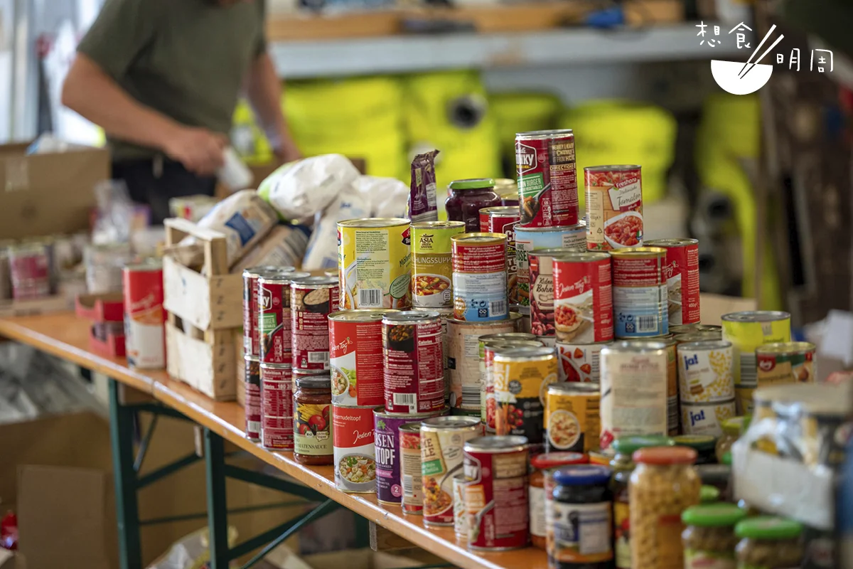 末日食品是「居安思危」下的產物，如何以最小的代價維持基本生命的最大延續，是「末日（救急）食物」的研發宗旨。