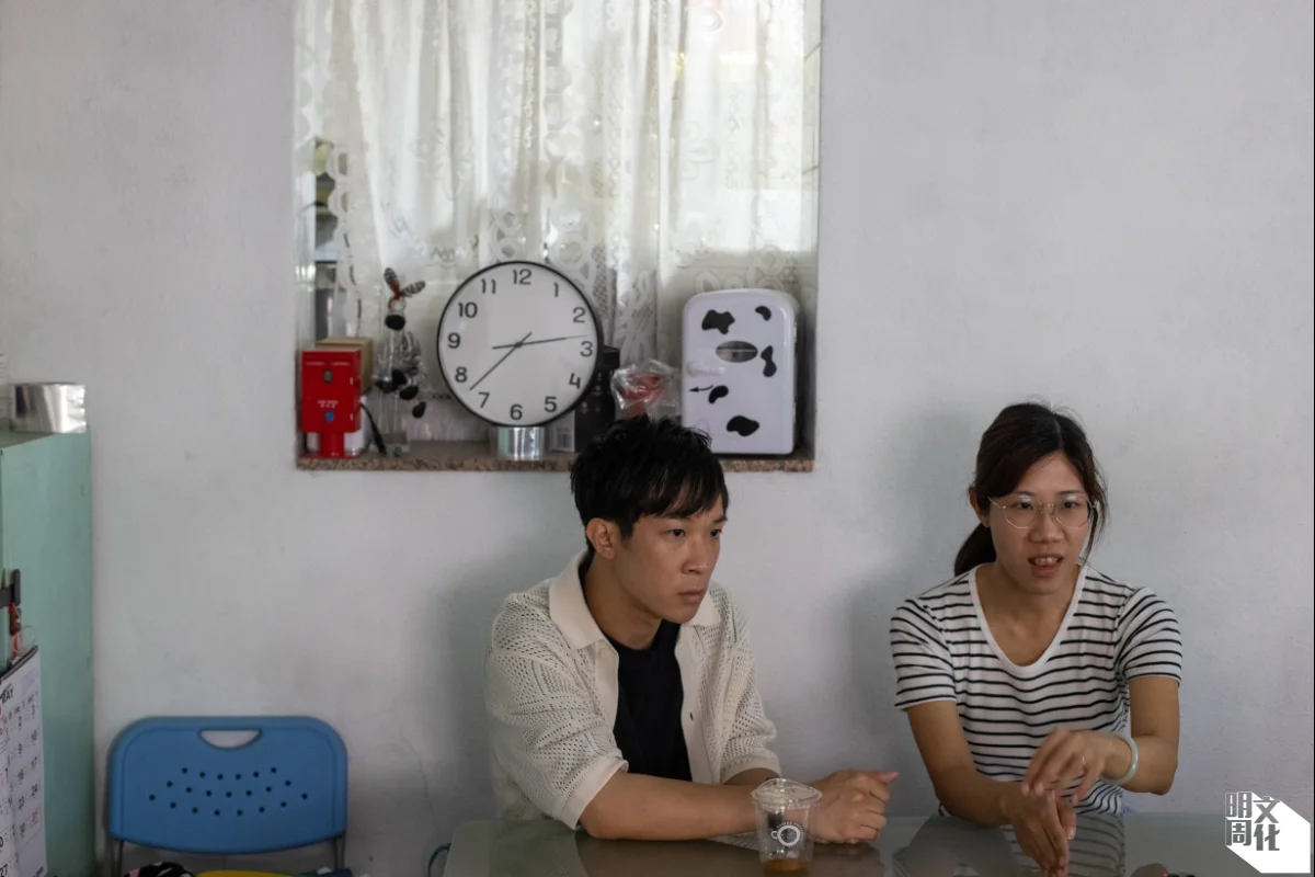 陳煥妍 (右) 與陳睿然兩姊弟分享他們媽媽如何走完人生最後一程。