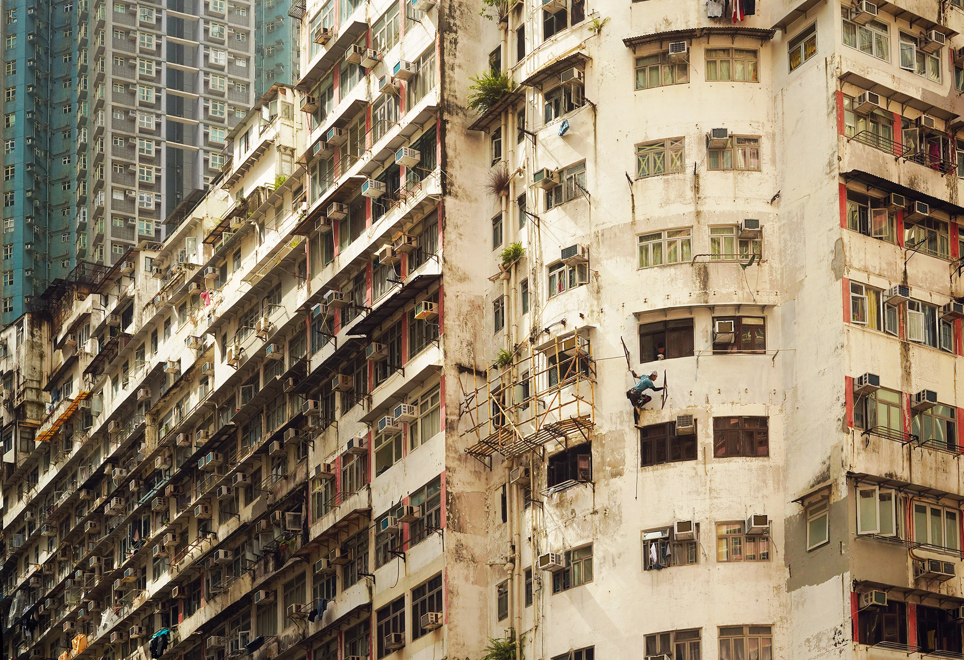 Romain Jacquet-Lagrèze, Holding on to the Rope, Hong Kong, 2024, Courtesy of Blue Lotus Gallery.