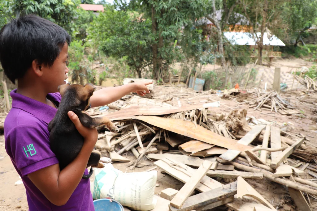 12歲的Chan憶述洪水沖毀家園時,仍猶有餘悸 (Phavanh Sosamphan/Save the Children Laos)