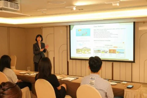 信和集團及香港富麗敦海洋公園酒店-集團營業及市場推廣總監廖敏儀女士講解集團酒店於夏季推廣的銷售策略