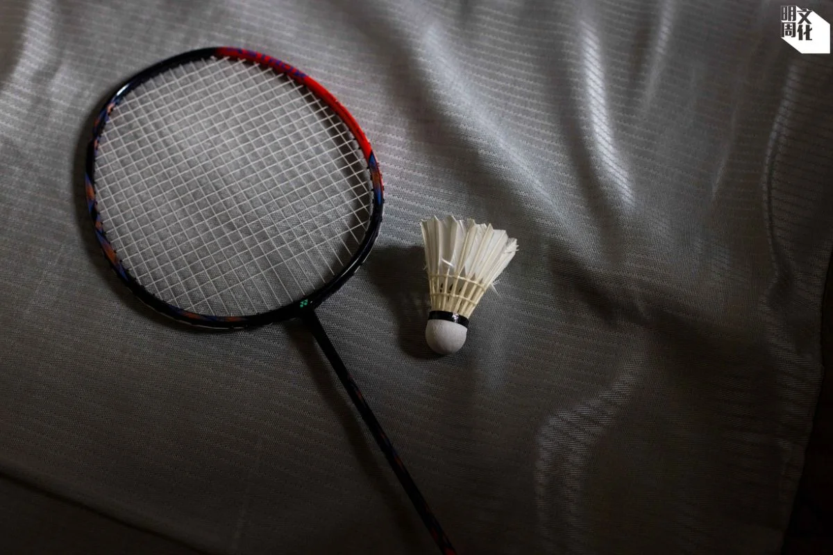阿柔平日習慣淘寶購入平價運動裝予兒子替換,唯獨這塊球拍是兒子努力儲過千元,再購入的專業球拍。