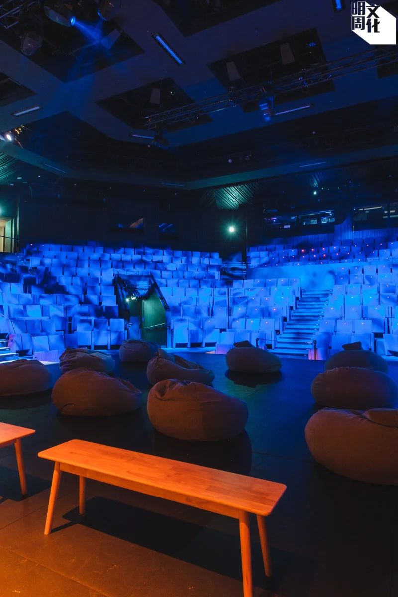 劇院的聲光裝置「微光叮嚀」