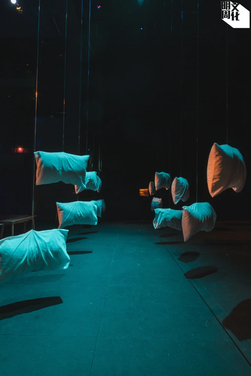 當舞台反轉，觀眾和休息的對話才是主角。