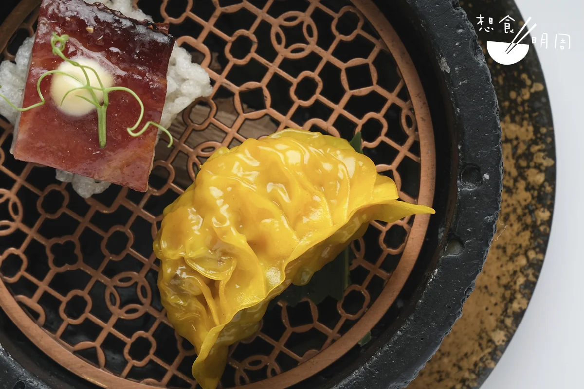 在二〇一四年首份「香港非物質文化遺產清單 」中 ，「茶樓點心製作技藝」便被 列入其中。因茶樓點心涵蓋範圍廣泛，有不少粵菜師傅認為應特別指定傳統懷舊的點心款式。