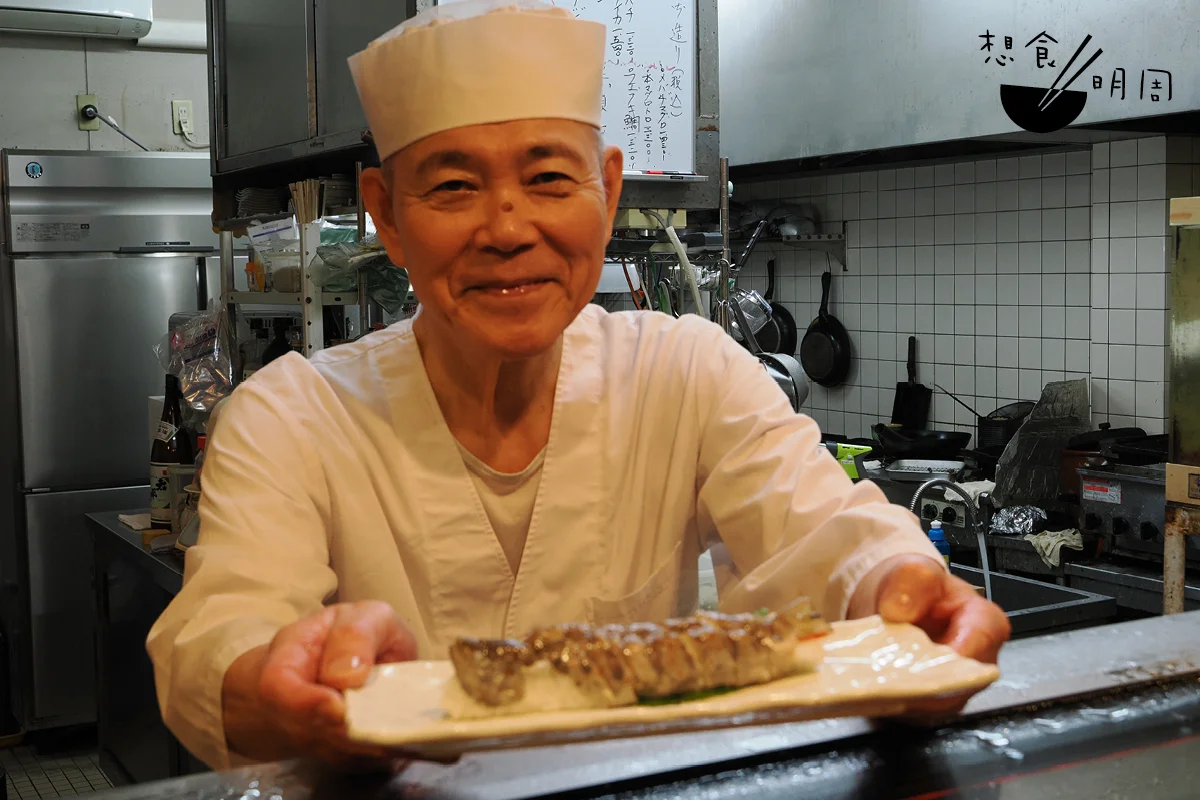 和歌山新宮市老店「東寶茶屋」主廚松原郁夫，多年來努力推廣熟壽司文化，店內每檯都放着過去的報道介紹，並設英文版本，讓國外遊客都能理解其文化內涵。