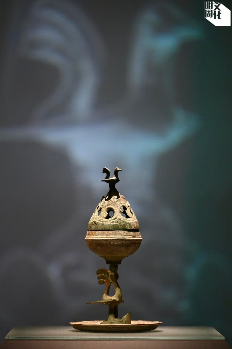 有了新媒體只是讓策展人 增添工具，策展專業還關 乎如何佈置展物及如何運 用光線等領域。