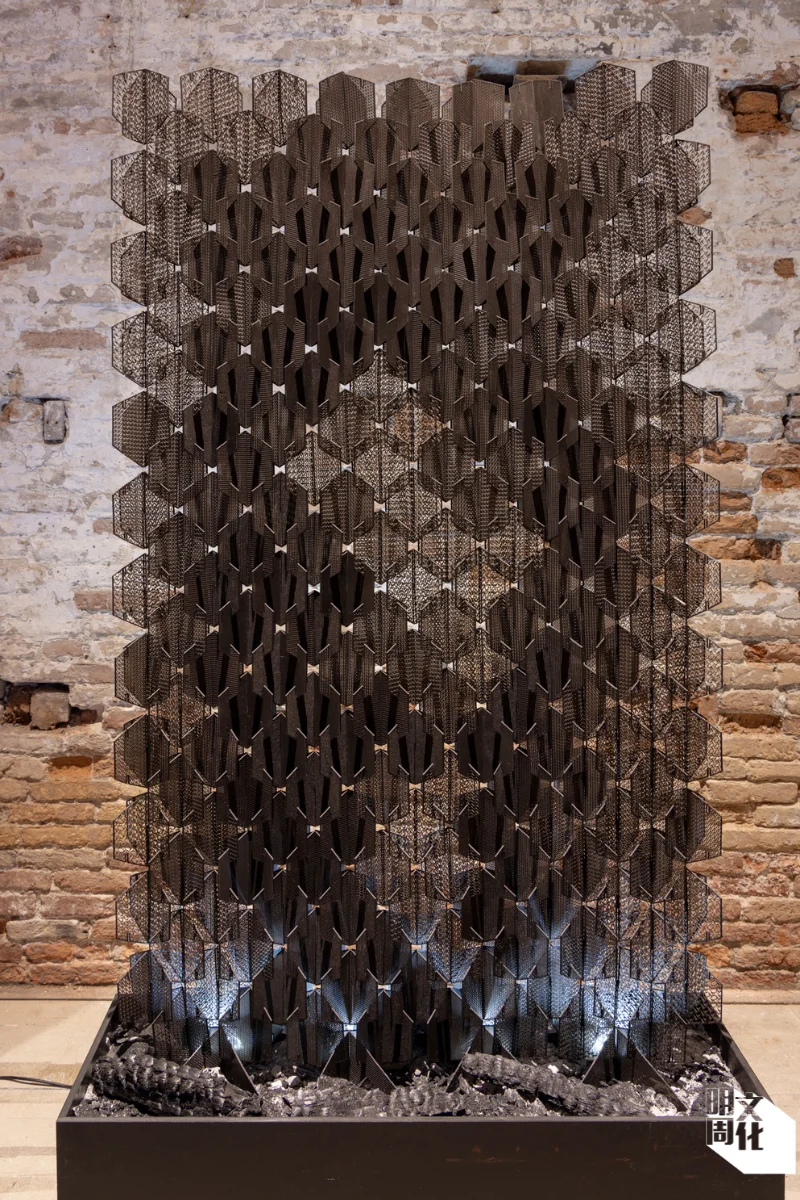 火山灰變屏風 Smoke Screen（Marco Zorzanello攝） 