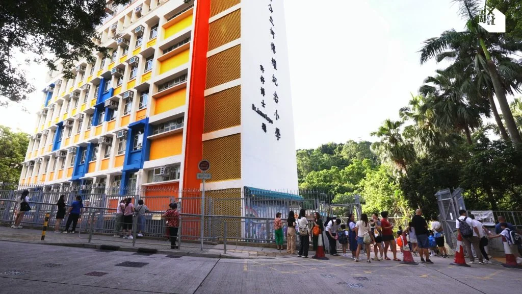 pink-noise_1st-sept_3-idiots-frame-at-0m2s