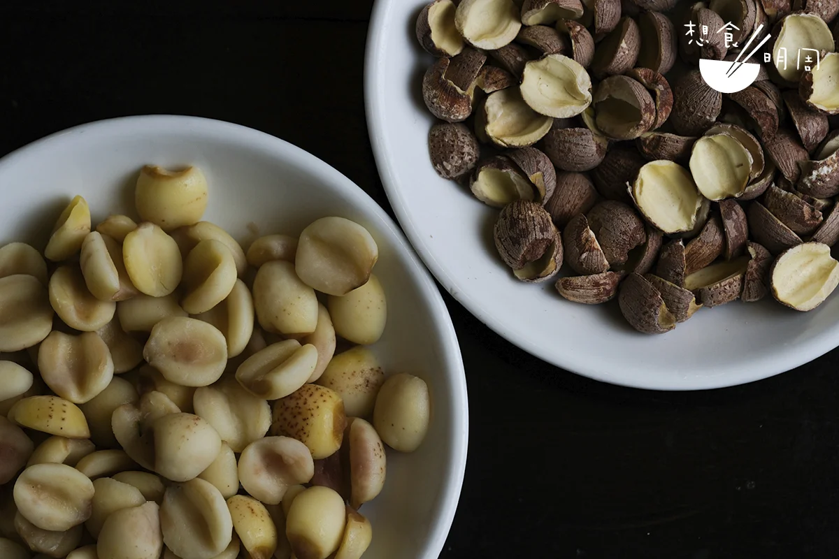 本地店家多用湖南湘蓮作蓮蓉月餅。