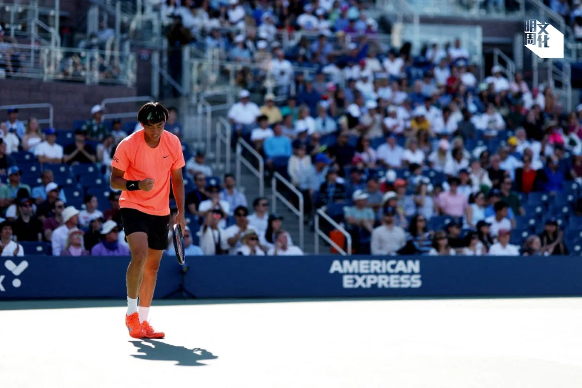 八月三十日，黃澤林在美網第三 圈對戰去年UTS奧斯陸冠軍魯比 夫（Andrey Rublev），終激戰五 盤落敗，但已創香港歷史。