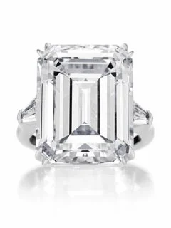 Classic Winston祖母綠型切工鑽石戒指