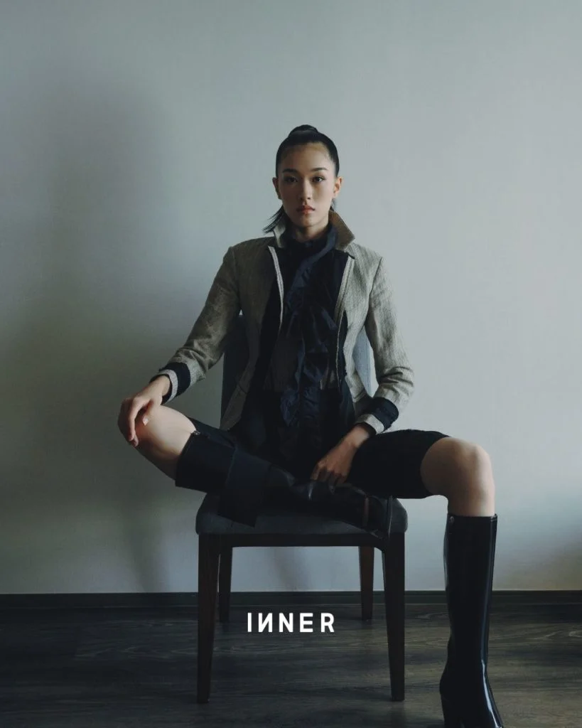 EMBROIDERED FITTED JACKET WITH BUSTIER IN LINEN AND WOOL, OVERISZE COTTON POPLIN RUFFLED SHIRT, WOOL AND MOHAIR BERMUDAS & DIOR WILD BOOT IN BLACK BOX CALFSKIN, DIOR