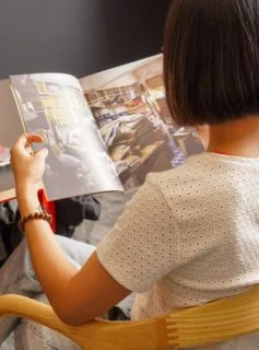 黃湲婷博士身笑言整理「思考工作室」雖亂，但這麼多年的整理中只見過一次蟑螂。