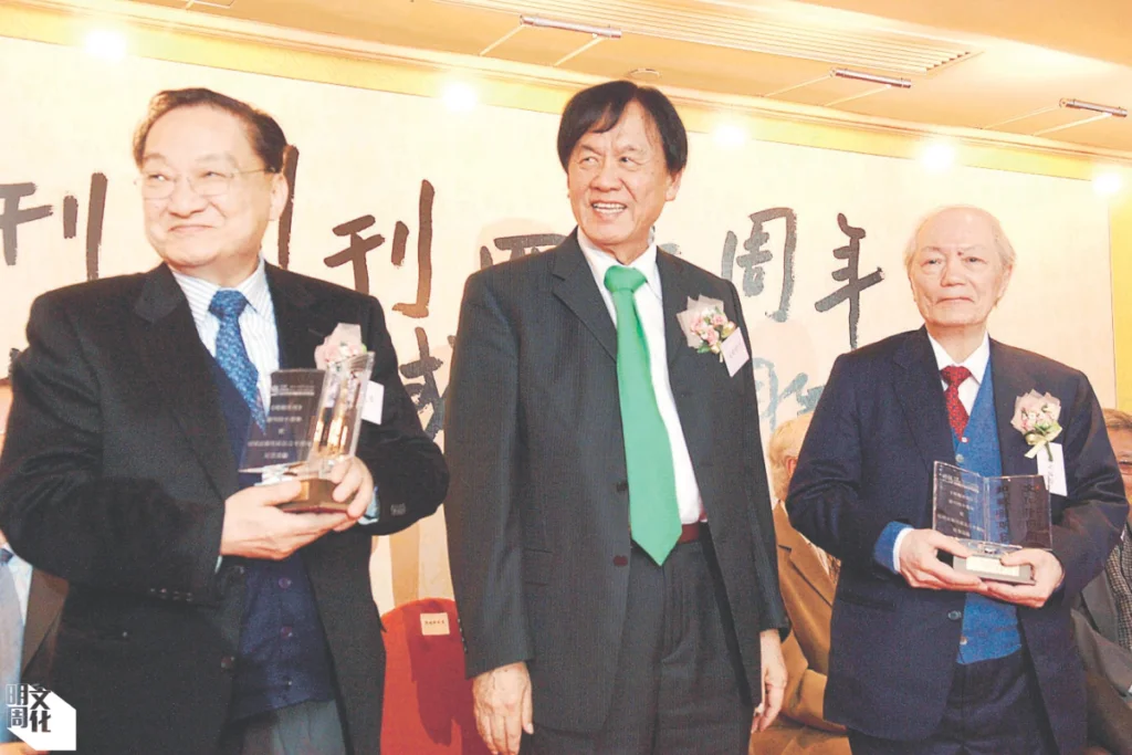 查良鏞、張曉卿與胡菊人早年合照。如今三人都已辭世。