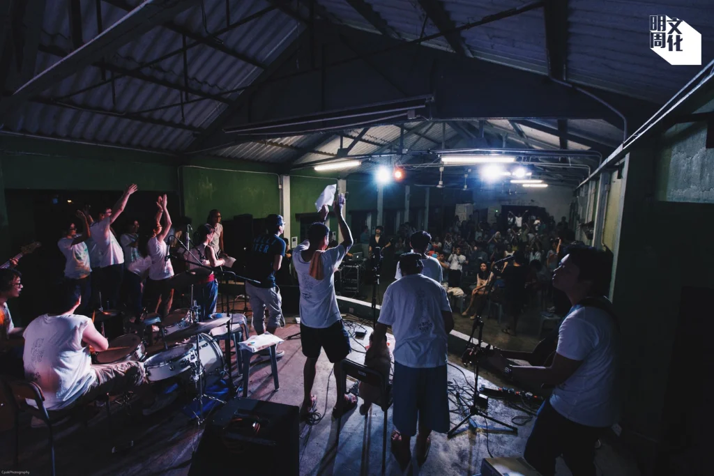 第一屆空城藝術節在坪洋公立學校禮堂舉辦音樂會,重現熱鬧人聲。(由史嘉茵提供)