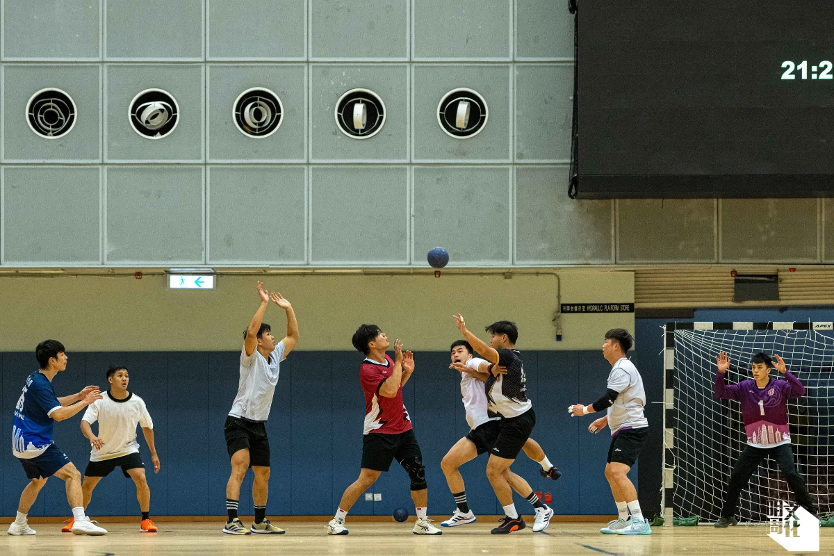 每隊七人對戰。