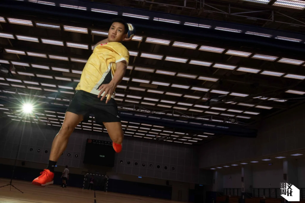 隊長謝永輝活躍於社交平台，身體力行證明兩者可以同時兼顧。