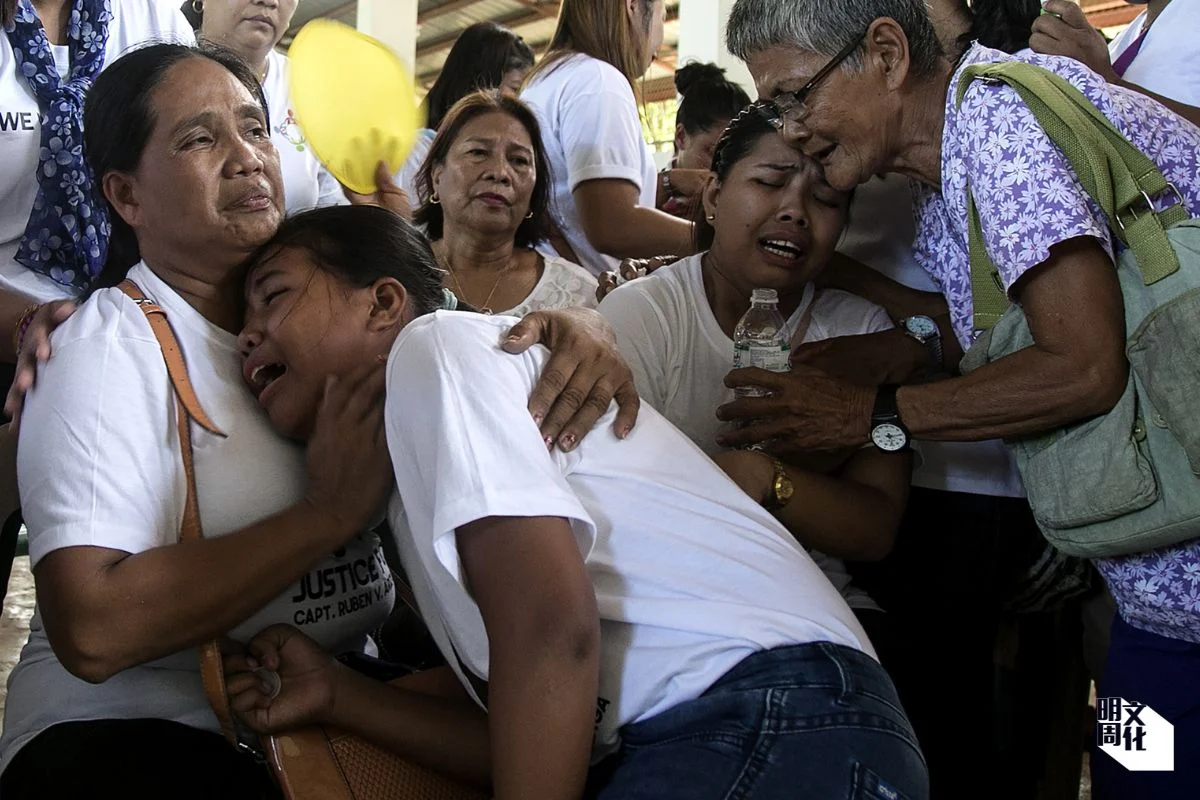 2017年9月，被槍殺的村長Kap葬禮。