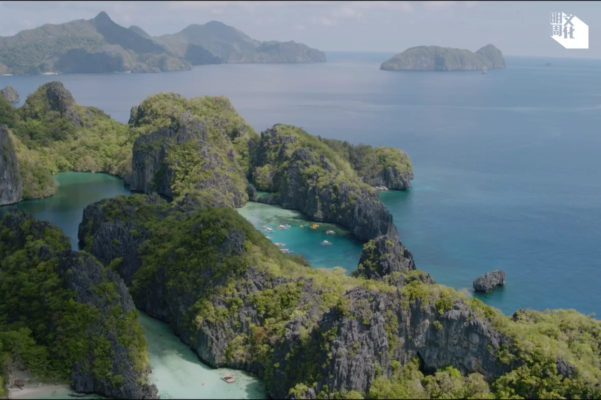 巴拉望愛妮島附近的石灰岩峭壁和潟湖