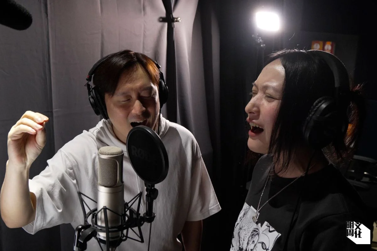 演員凌文龍（左）和陳漢娜（右）分別為聲演精子「明精」及「斯文」。