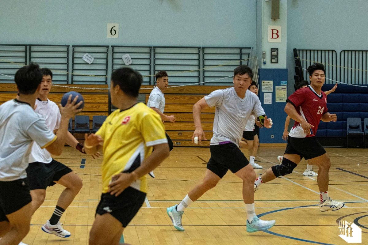 手球速度快，30秒可入球4球。每次進攻後，必須馬上回防。