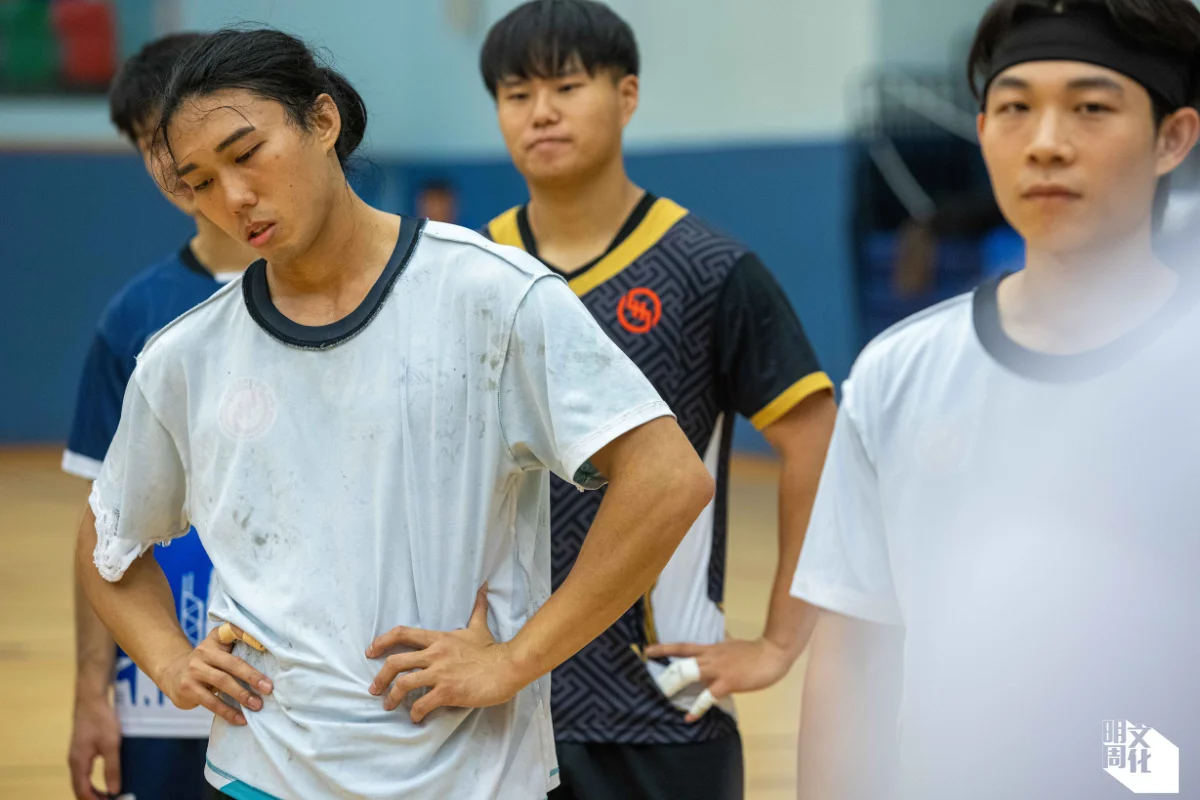 （圖左）3號陳梓朗，球隊重要得分手。現兼職港隊女子隊教練。