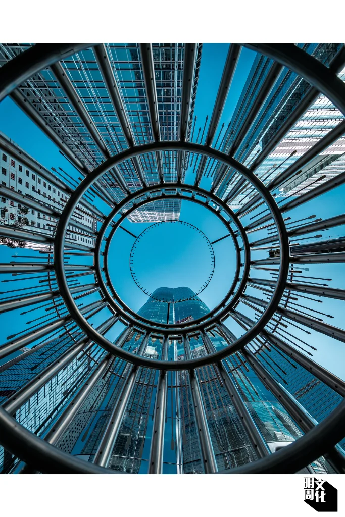 「紐約國際攝影大賽」年度冠軍 - Orbits in Orbit