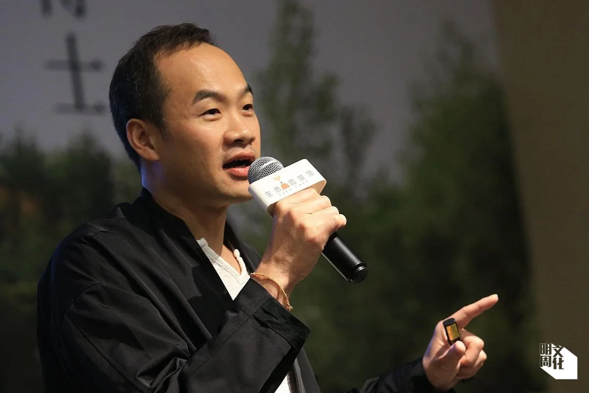 鍾灼輝,香港大學認知心理學博士,二OO四於新西蘭遇上空難,幾乎喪命,最後憑着意志克服創傷。(受訪者提供)