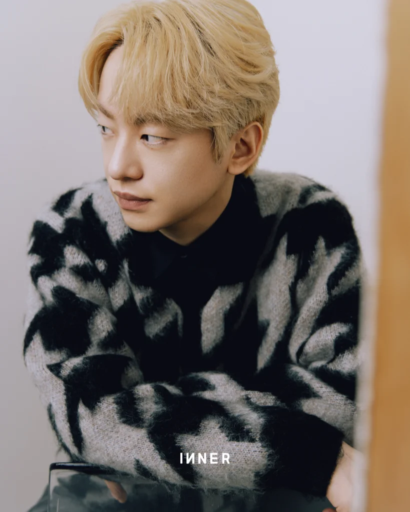 KNITWEAR, FAKE AS FLOWERS