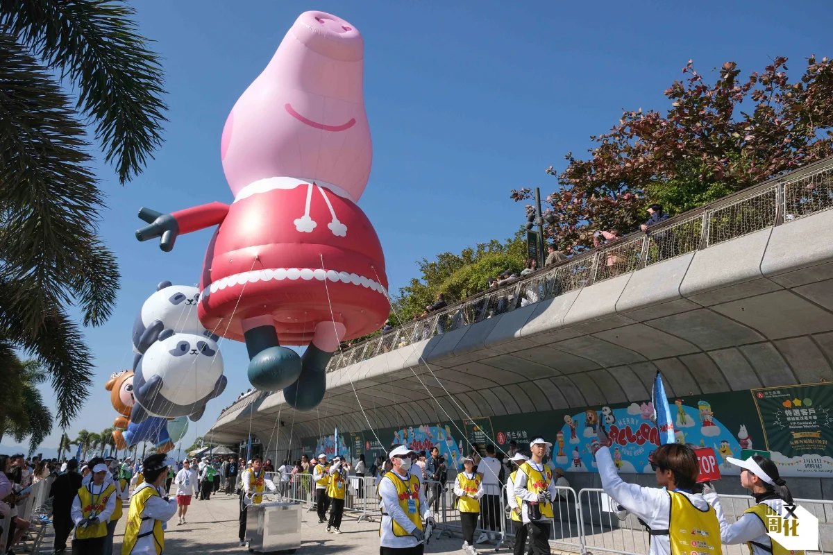 兩隻熊貓都唔夠我快
by「飛天」peppa pig（設計對白）