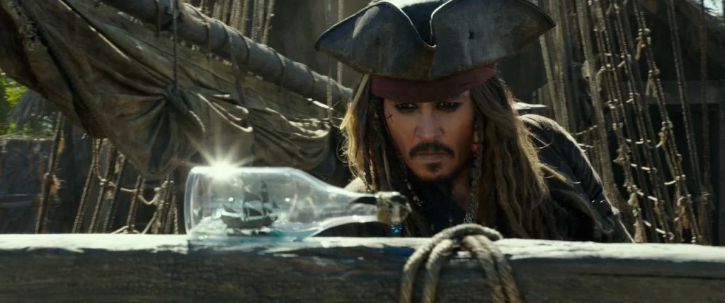 "PIRATES OF THE CARIBBEAN: DEAD MEN TELL NO TALES"..The villainous Captain Salazar (Javier Bardem) pursues Jack Sparrow (Johnny Depp) as he searches for the trident used by Poseidon..Ph: Film Frame..©Disney Enterprises, Inc. All Rights Reserved.