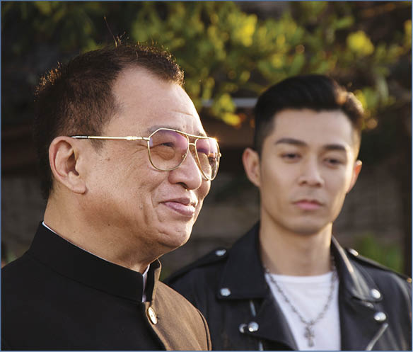 播映中的《使徒行者2》,「歡喜哥」的樣子有點疲倦,許紹雄指拍攝時身兼三齣電視劇,不過他說望住「S兩棟」便覺開心。