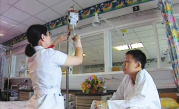 十二歲時，C君為地中海貧血拍過宣傳片，他說當時入到醫院可以打機，全班小朋友玩到好癲之際，工作人員卻叫他對住鏡頭，望住包血做出好慘表情，其實不知幾興高采烈。