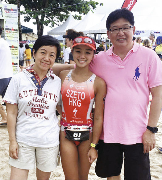 爸爸、媽媽是司徒的最強後盾，每次比賽都到場為愛女打氣。