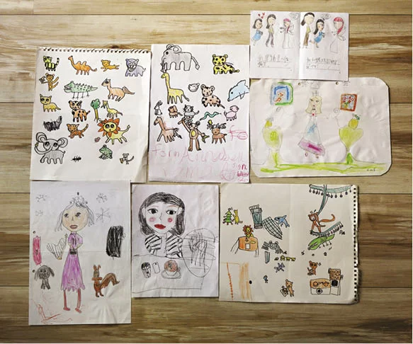 Wayne女兒的畫作經常出現人物及動物，亦成為他的創作靈感來源。