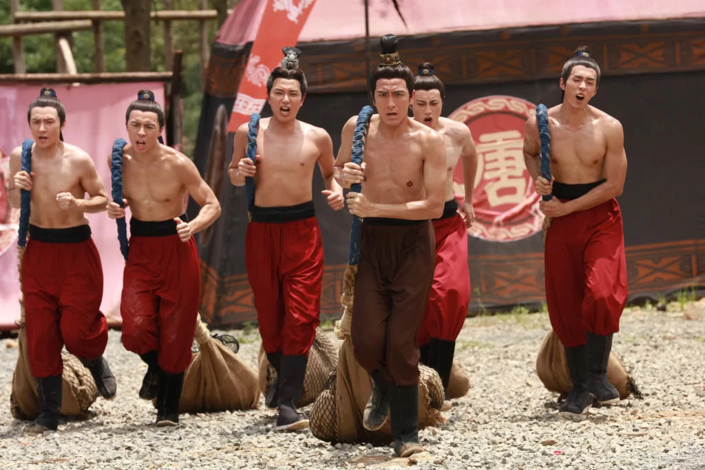 雖然《深宮計》是宮鬥戲，以女人戲為主，但馬國明及蕭正楠赤裸上身戲分，也有吸睛的效果。