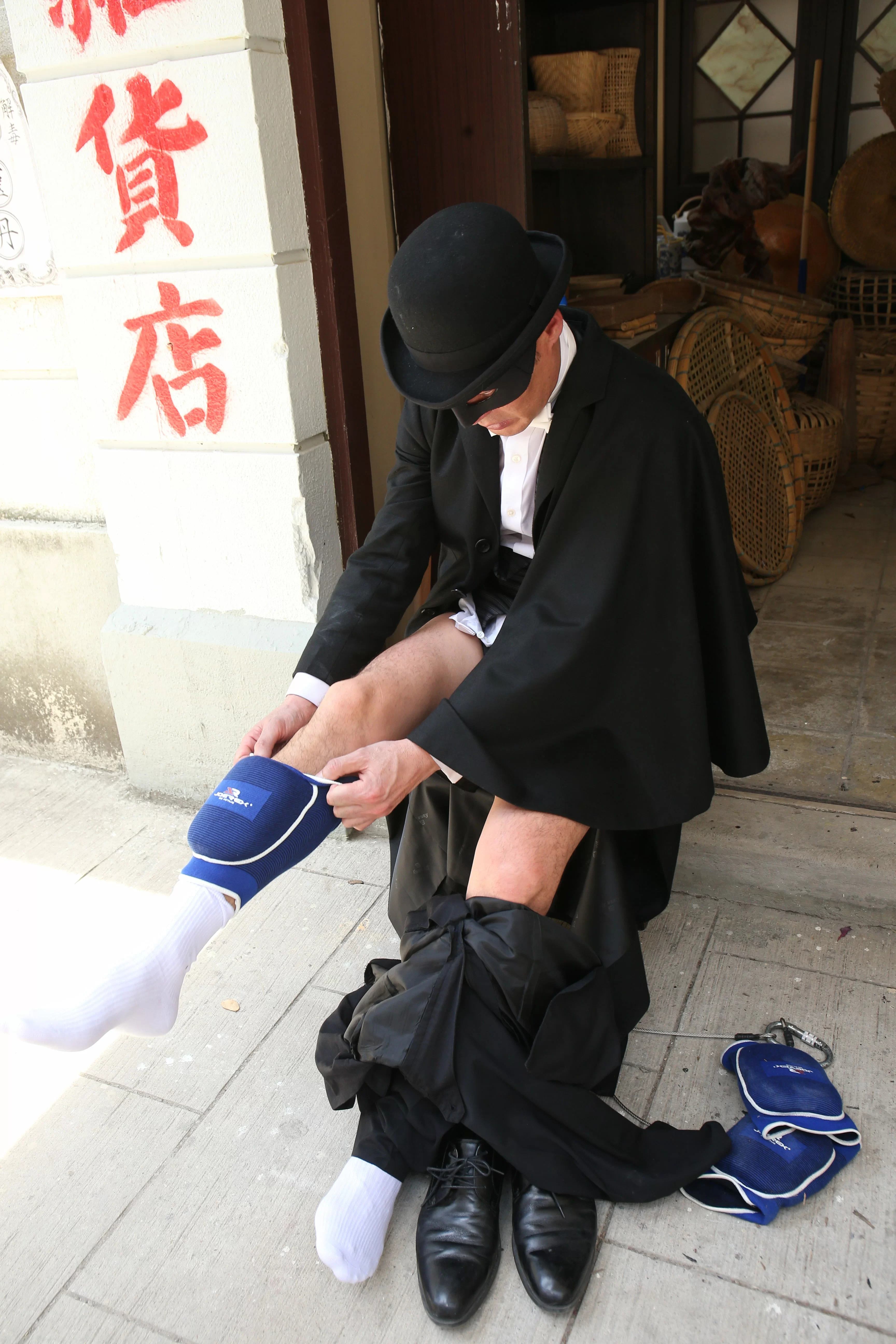 每次拍攝吊威也及動作場面，黃智賢都會做足安全措施。