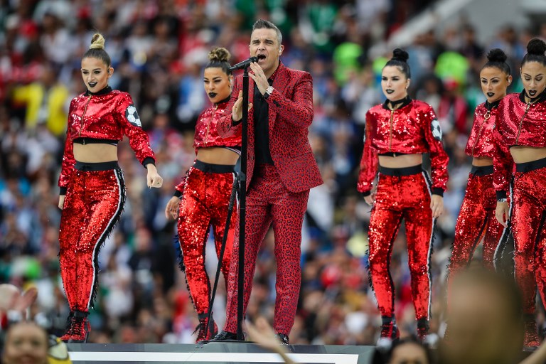 The singer Robbie Williams during the opening ceremony of the 2018 Russia World Cup before the match between Russia and Saudi Arabia at Luzhniki Stadium in Moscow in Russia on Thursday, 14. (PHOTO: WILLIAM VOLCOV / BRAZIL PHOTO PRESS)