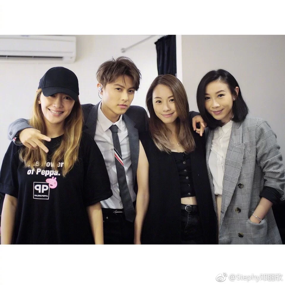 早前王子在港開騷,鄧麗欣、應采兒和區文詩專誠捧場,應采兒更是二人的媒人。