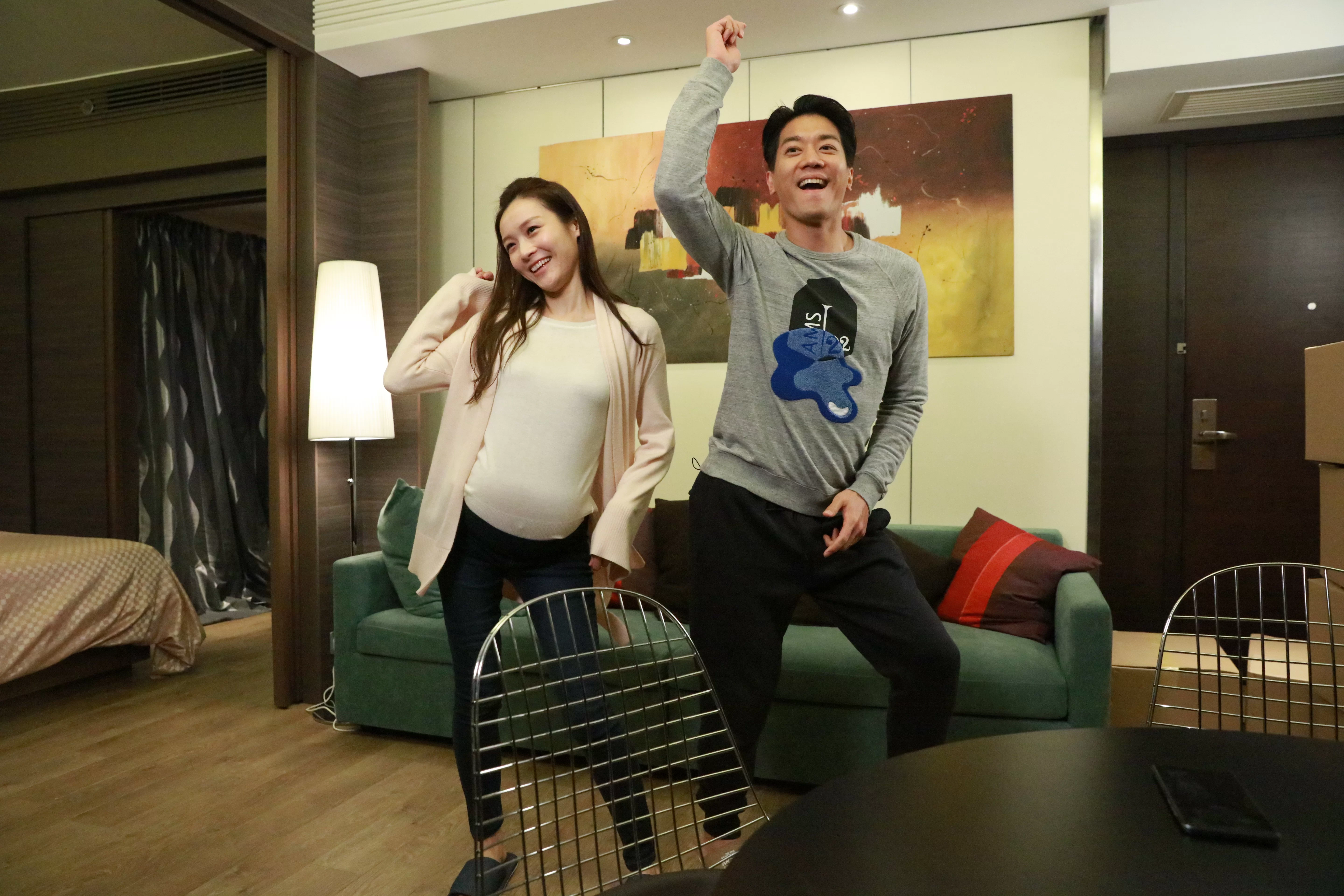 劇中因意外懷孕，患上產前抑鬱，她演得入木三分，加上與老公黎諾懿有不少貼地的話題，令觀眾看得十分投入。