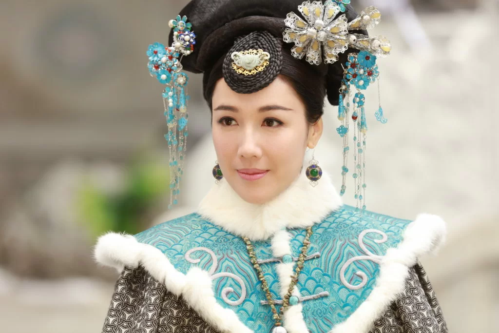 皇貴妃造型雍容華貴，每天戴上沉重髮飾，加上壓力所致，令李施嬅出現脫髮問題。